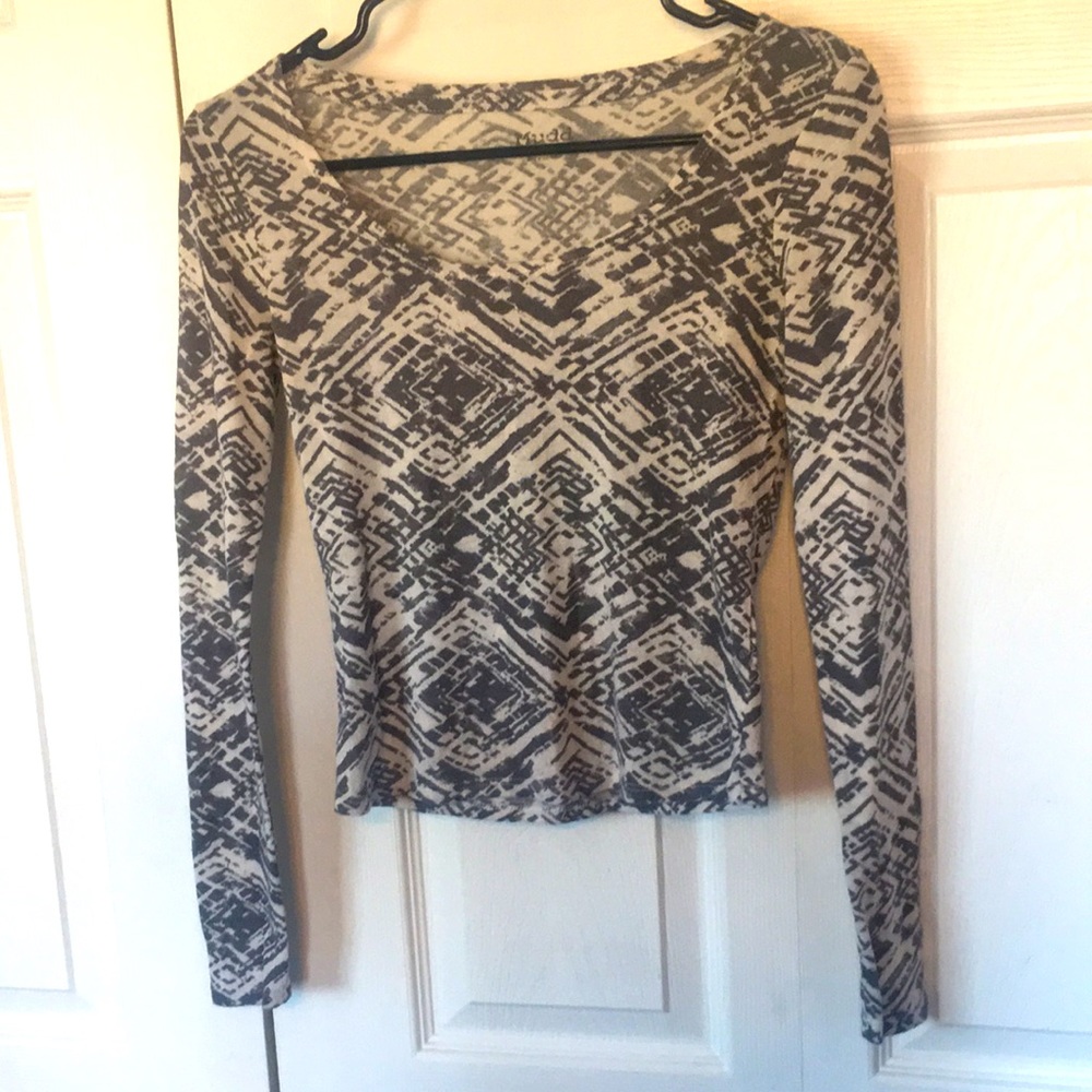 Fitted long sleeve crop top!